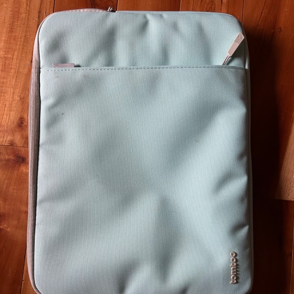 MacBook Pro+charger+sleeve - Picture 5 of 7